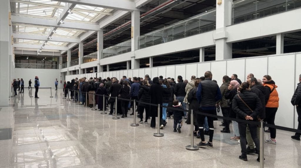 Türkiye İlk Kez İkinci Tura Gidiyor. Yurt Dışında Oy Verme İşlemi Başladı