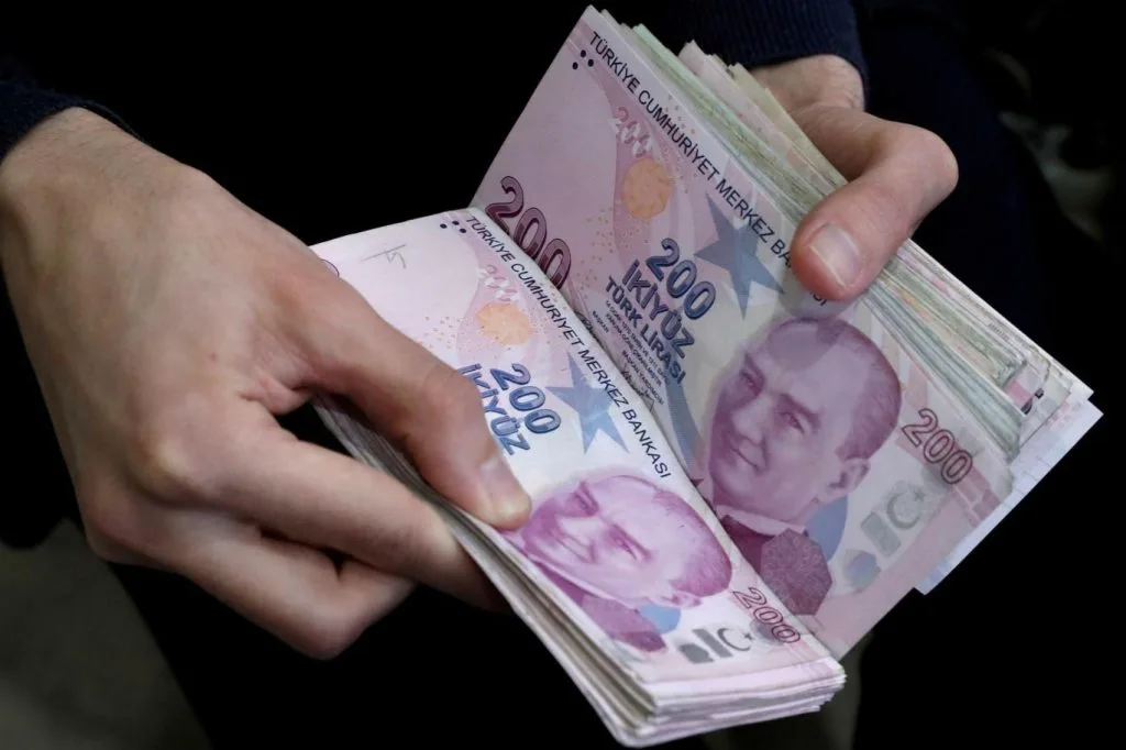 Bankamatikten Para Çekmek İsteyenlere Kötü Sürpriz. Bankalar Kredi Kartına Nakit Avansı Kapattı!
