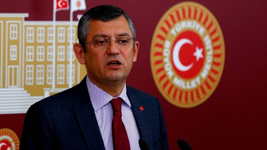Özgür Özel’den “CHP Genel Başkanlığa Aday Mısınız?” Sorusuna Yanıt: Sorumluluk Almaktan Kaçmayacağım!