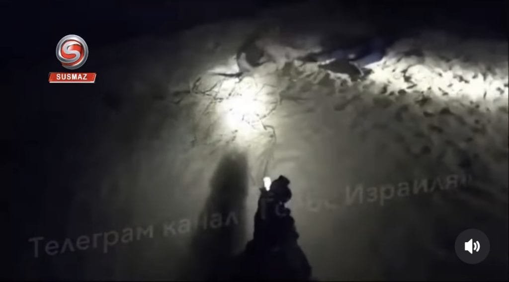 Hamas birlikleri tünelden çıkarken İsrail askerlerine yakalanıyor.