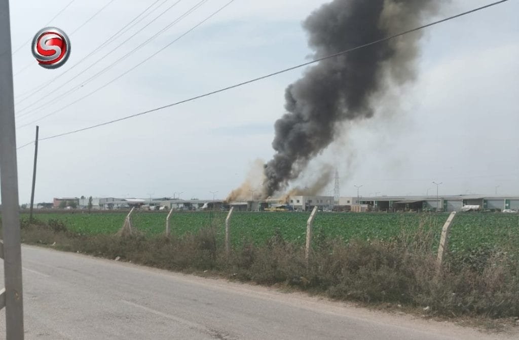 “Adana Yüreğir Mehmet Yeşil Sanayi Sitesi’nde Çıkan Yangına İtfaiye Ekipleri Hızla Müdahale Etti”