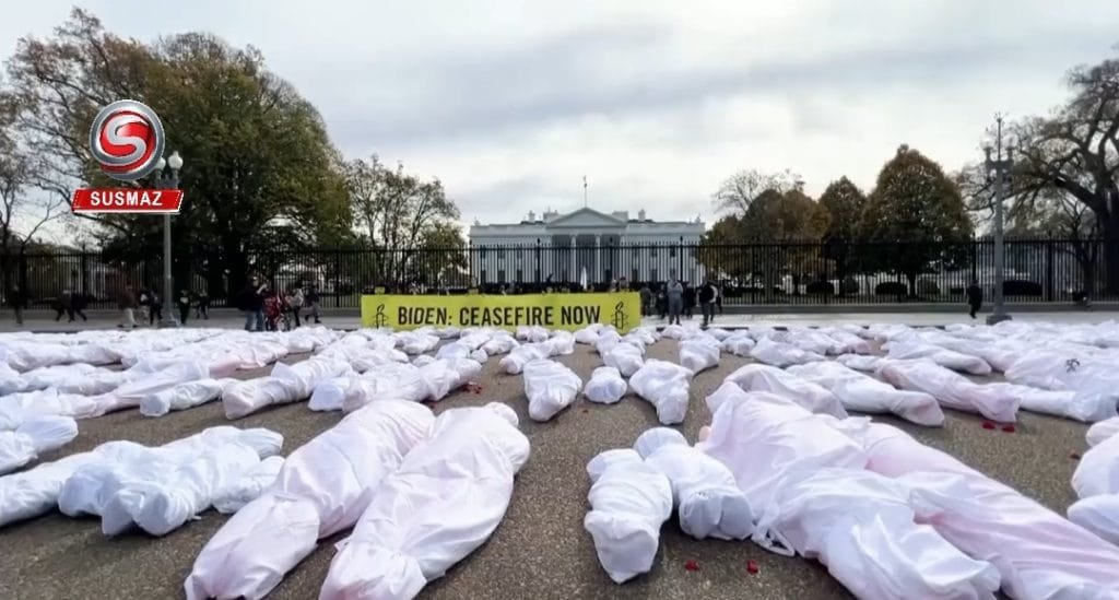 ABD’deki Aktivistler Beyaz Saray Önünde Filistinli Naaşlarının İmajını Oluşturdu
