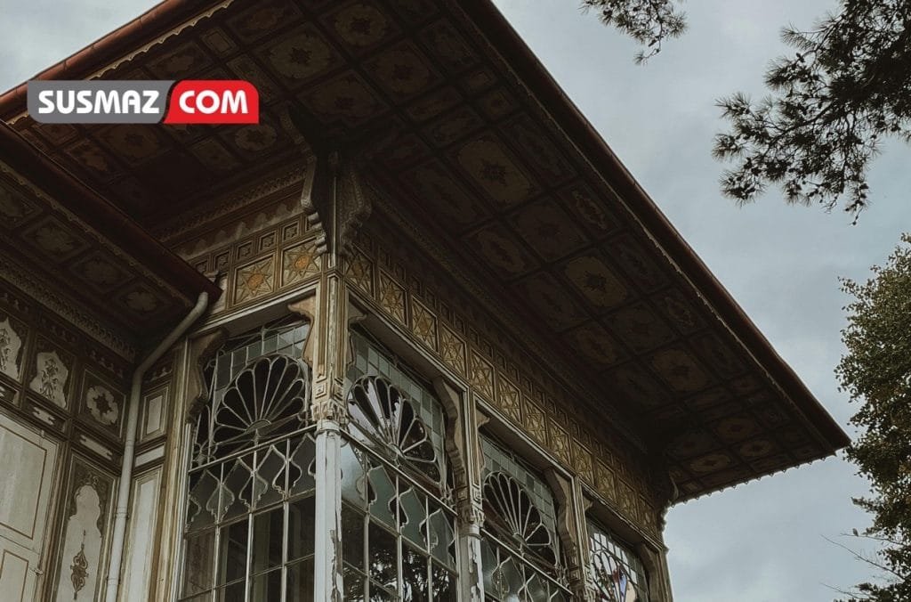 “Gizemli Malikanede Saklı Korkunç Sırlar: Emily’nin Unutulmaz Macerası”