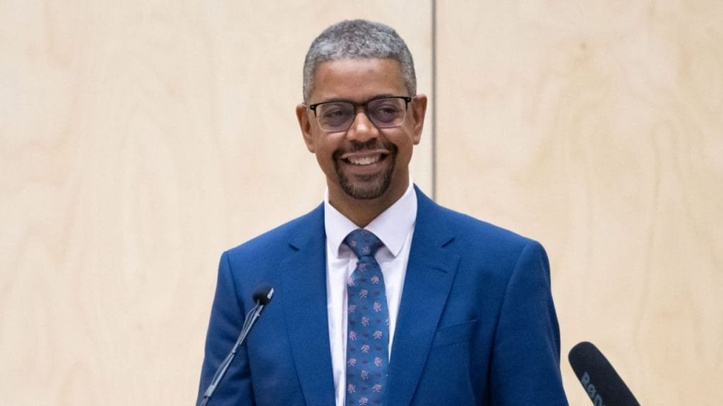 Galler’in Yeni Başbakanı Vaughan Gething, Avrupa’nın İlk Siyahi Lideri Olarak Seçildi