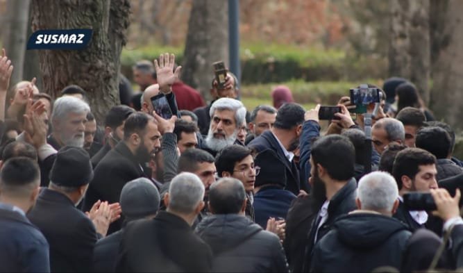 Alparslan Kuytul’dan Kahramanmaraş Belediye Başkanına Sert Tepki: ‘Sarayın Ekmeğine İhtiyacım Yok’