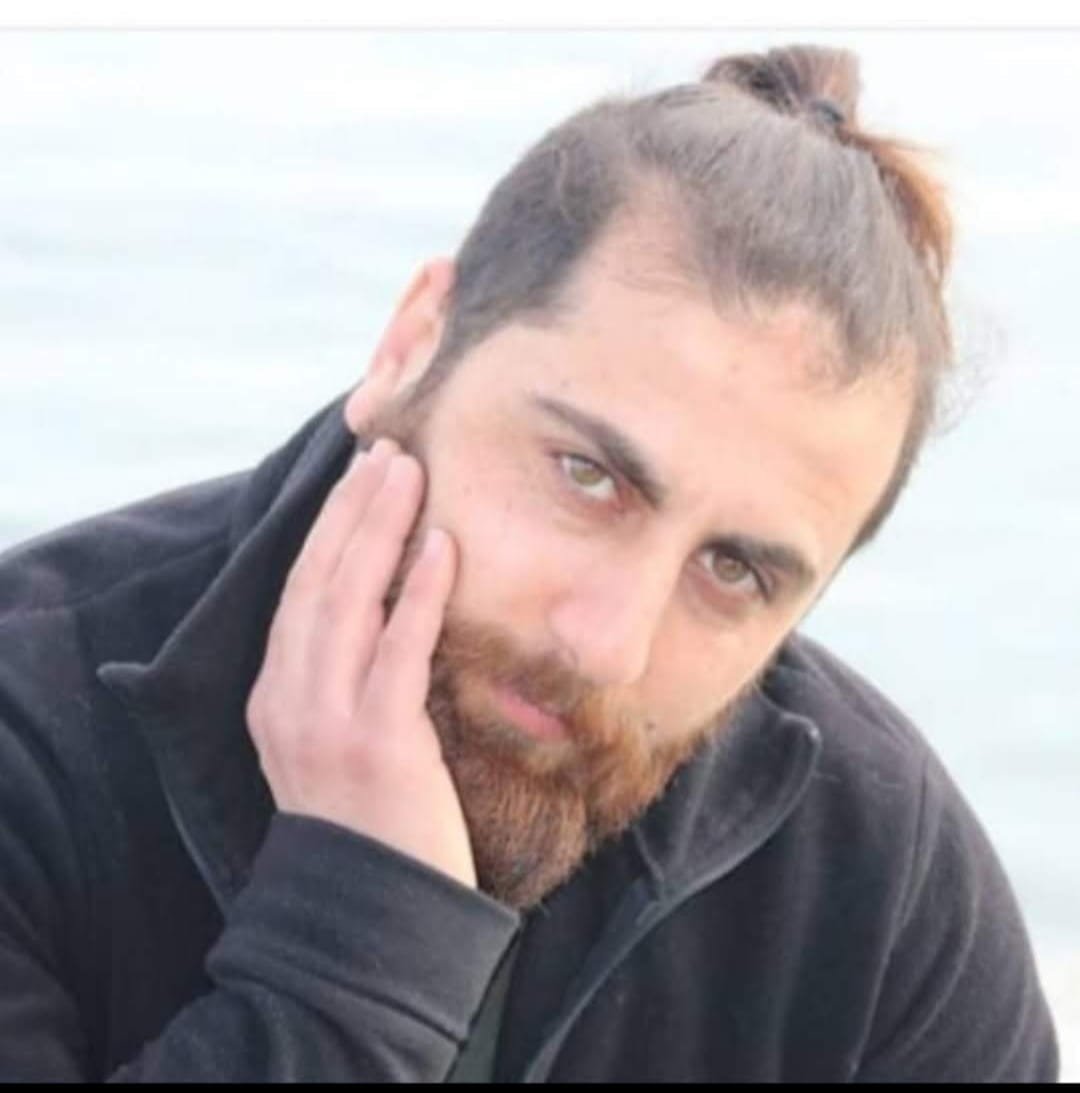“Aşkın Karanfil Öyküsü”: Ahmet Hanifoğlu’nun Şiirsel Romanı ile Duygusal Bir Yolculuk