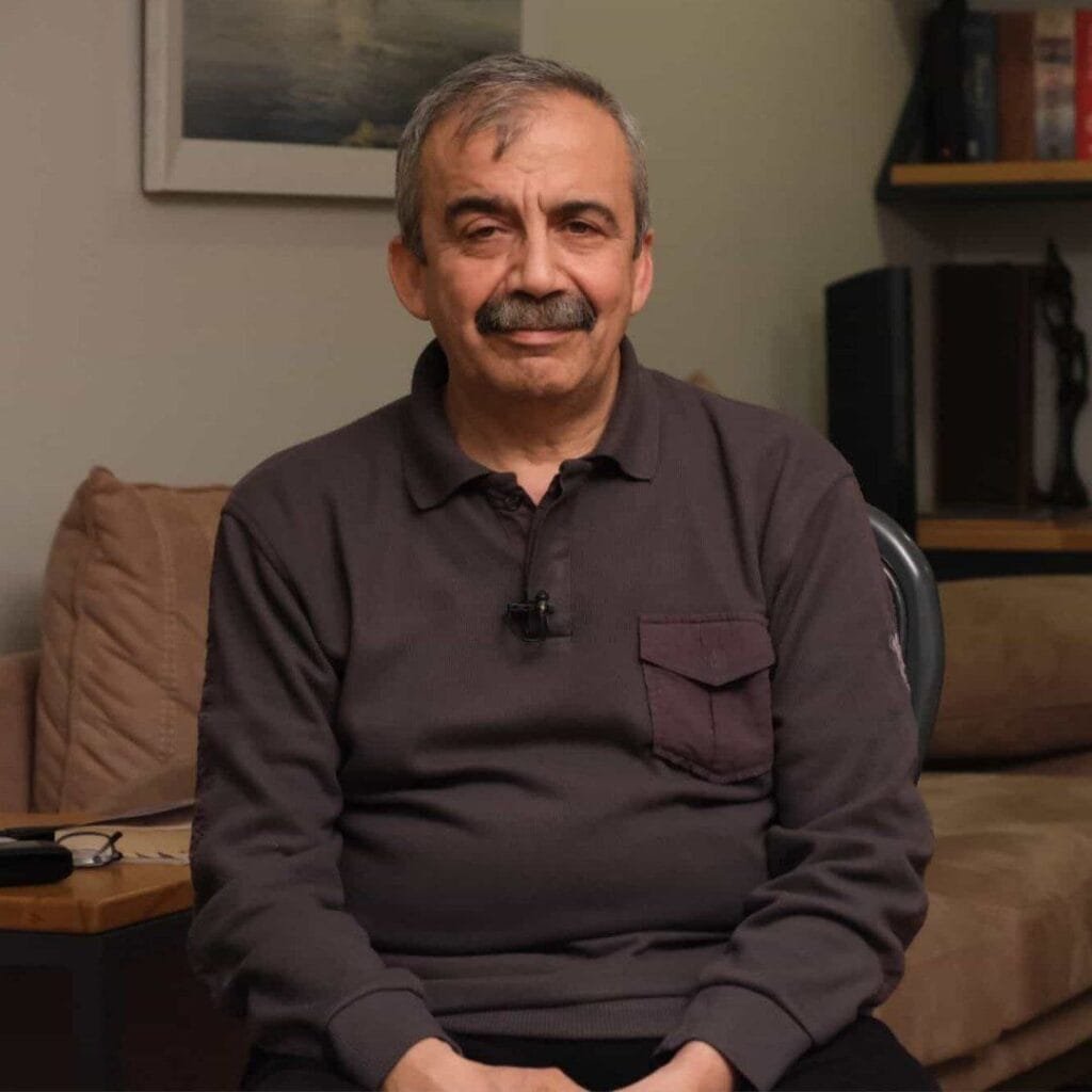 Sırrı Süreyya Önder Vefat Etti: Türk Siyaseti ve Sineması Yasta