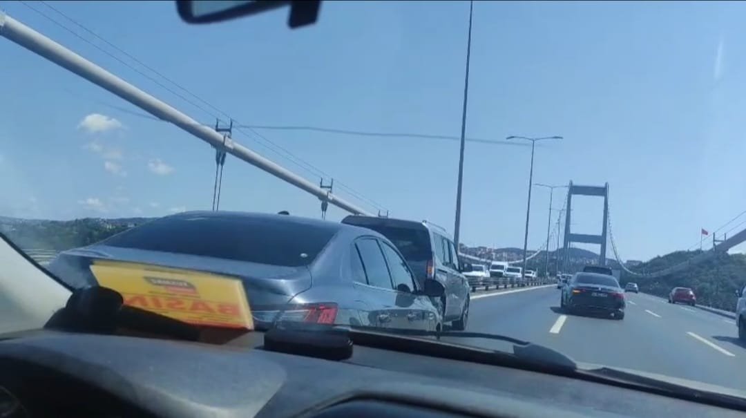 Fatih Sultan Mehmet Köprüsü’nde Küçük Çaplı Kaza: Trafik Kısa Süreliğine Etkilendi