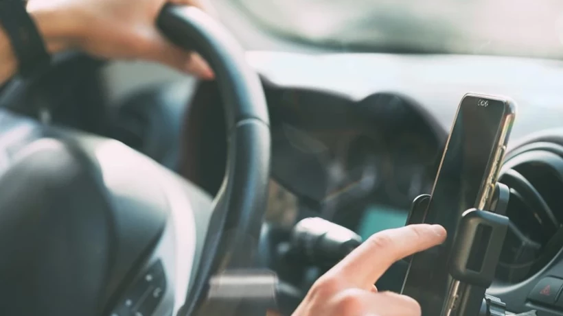 Telefon Tutucu Yasaklandı mı? Resmi Açıklama Geldi