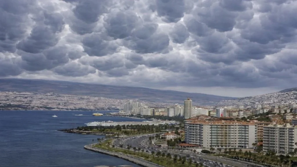 İzmir’de sağanak alarmı! Gün boyu sürecek: 31 Mart İzmir hava durumu