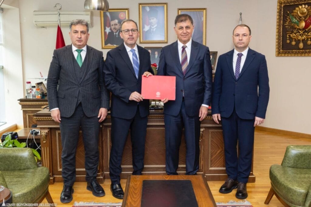 Karşıyaka Stadı için tarihi gün! İmzalar atıldı, süreç başladı