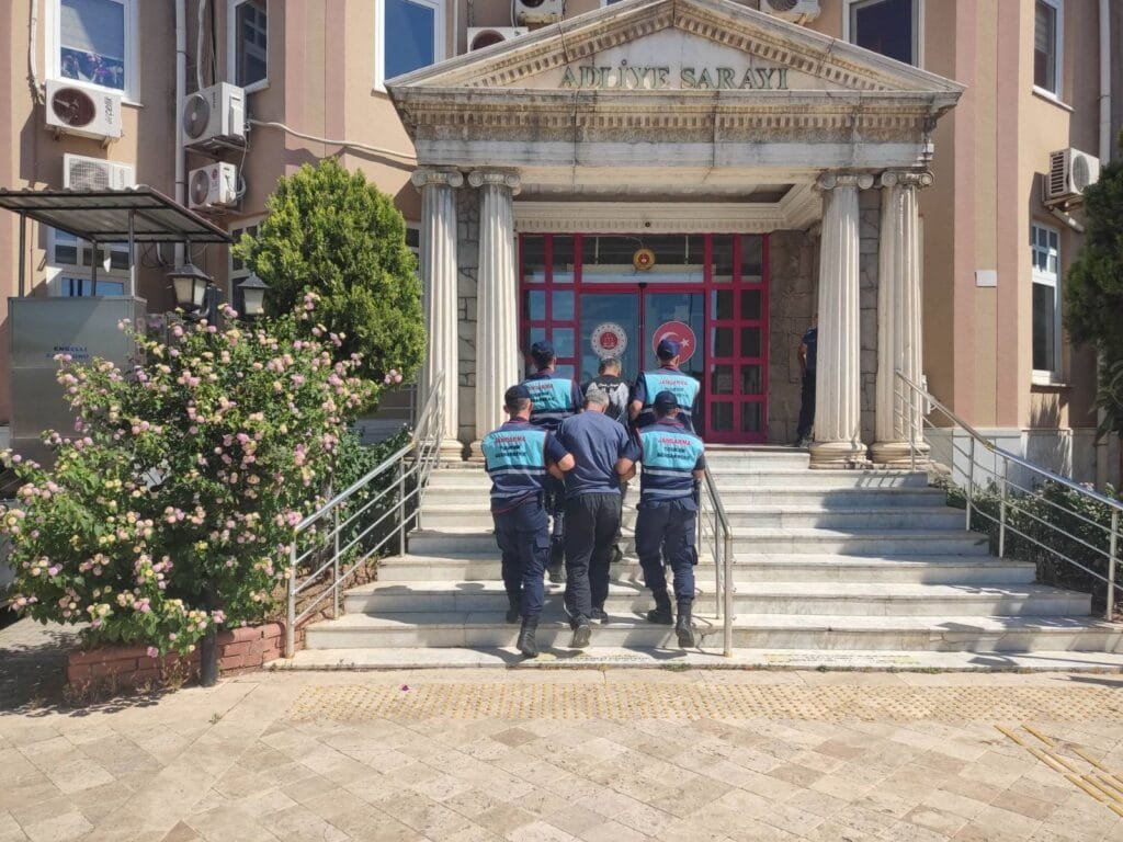 Didim’de göçmen kaçakçılığı operasyonu: 2 organizatör tutuklandı