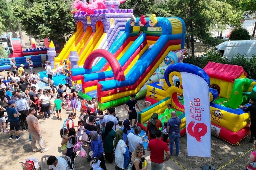 Efeler Çocuk Şenliği renkli görüntülere sahne oldu