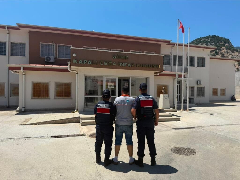 Kuşadası’nda uyuşturucu suçundan aranan hükümlü yakalandı
