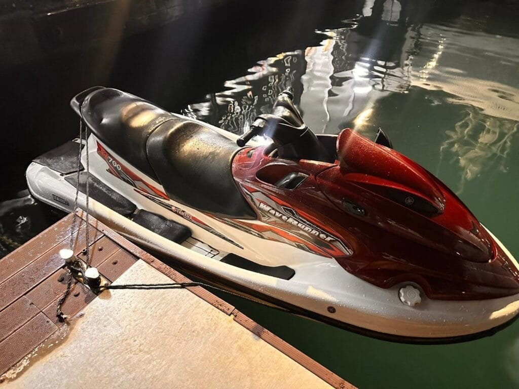 Kuşadası’nda jet-ski ile kaçan göçmen kaçakçısı yakalandı