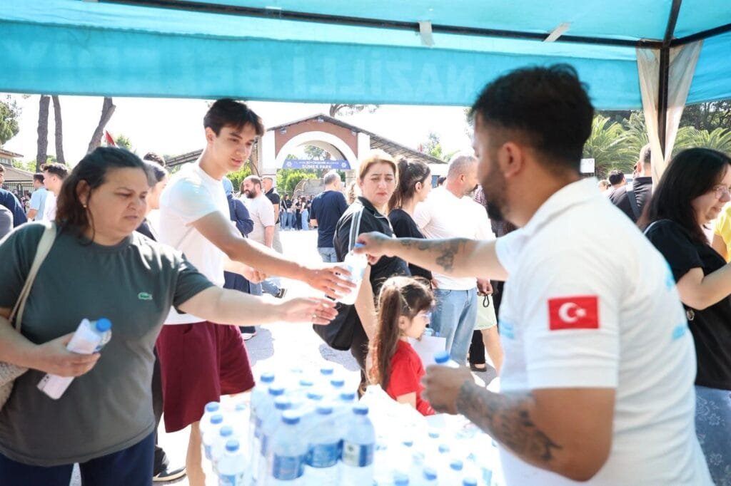Nazilli Belediyesi YKS gününde öğrencileri yalnız bırakmadı