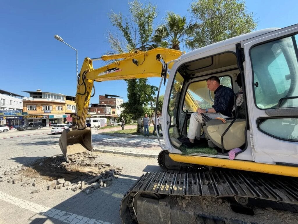 Yenipazar’da Beklenen Yol Çalışması Başladı: İlk Kazma Vuruldu