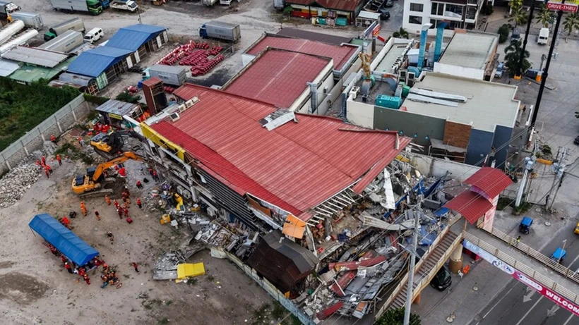 Filipinler’de 7,8’lik deprem felaketi! Ölü sayısı 61’e yükseldi
