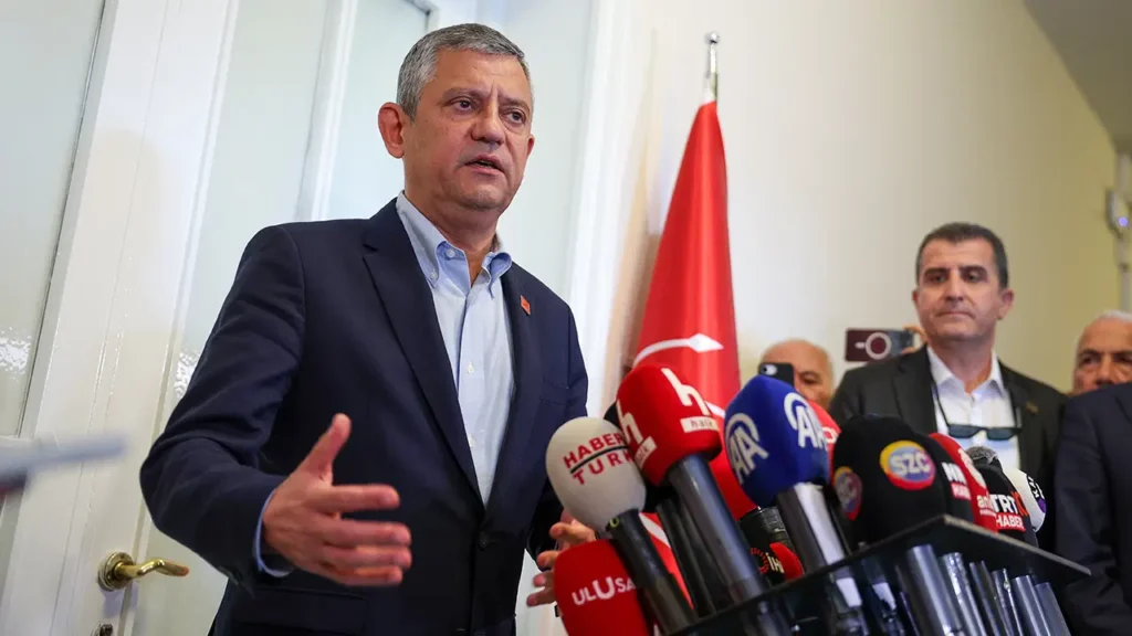 Özgür Özel açıkladı! CHP’de gözler grup toplantısına çevrildi