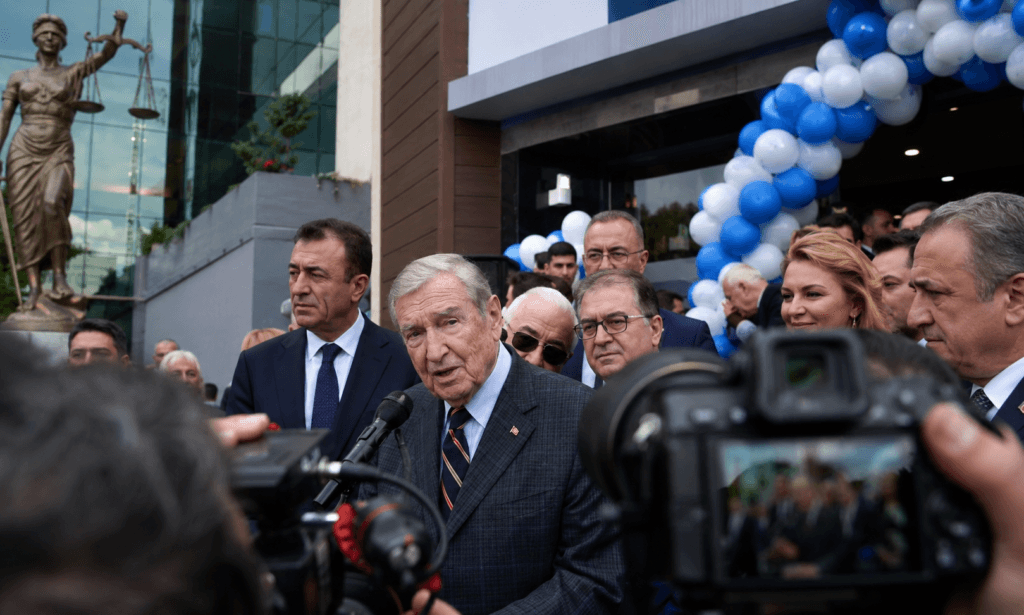 Rahmi Koç’a Fıkra Soruşturması: Adalet Bakanı ve Başsavcılıktan Sert Açıklama