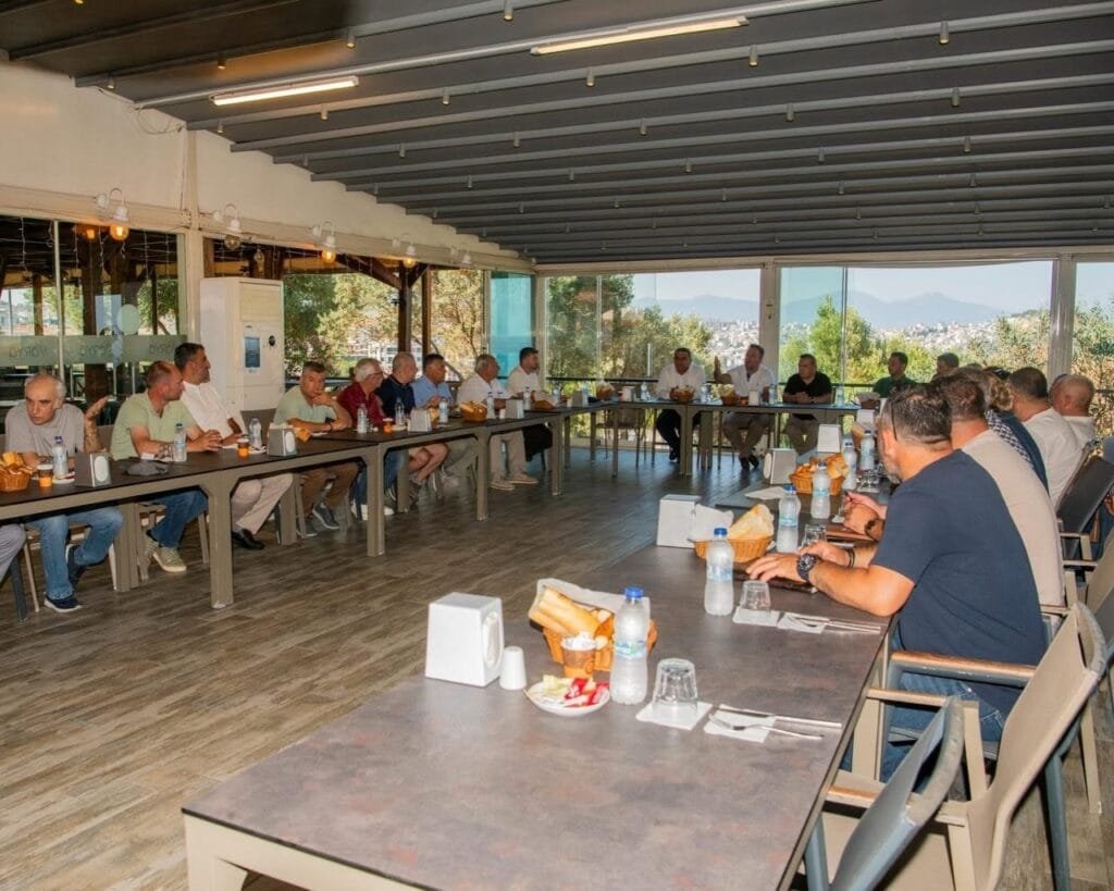 Kuşadası Belediyesi’nden muhtarlarla ortak akıl toplantısı