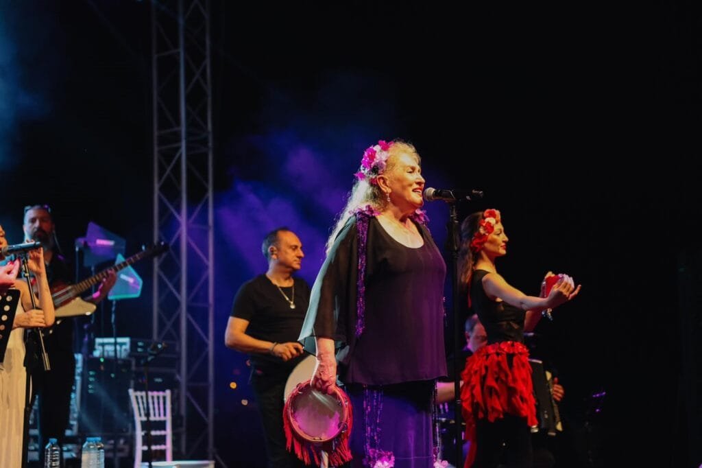 Didim’de müzik ve lavanta aynı gecede buluştu! Festival coşkusu başladı