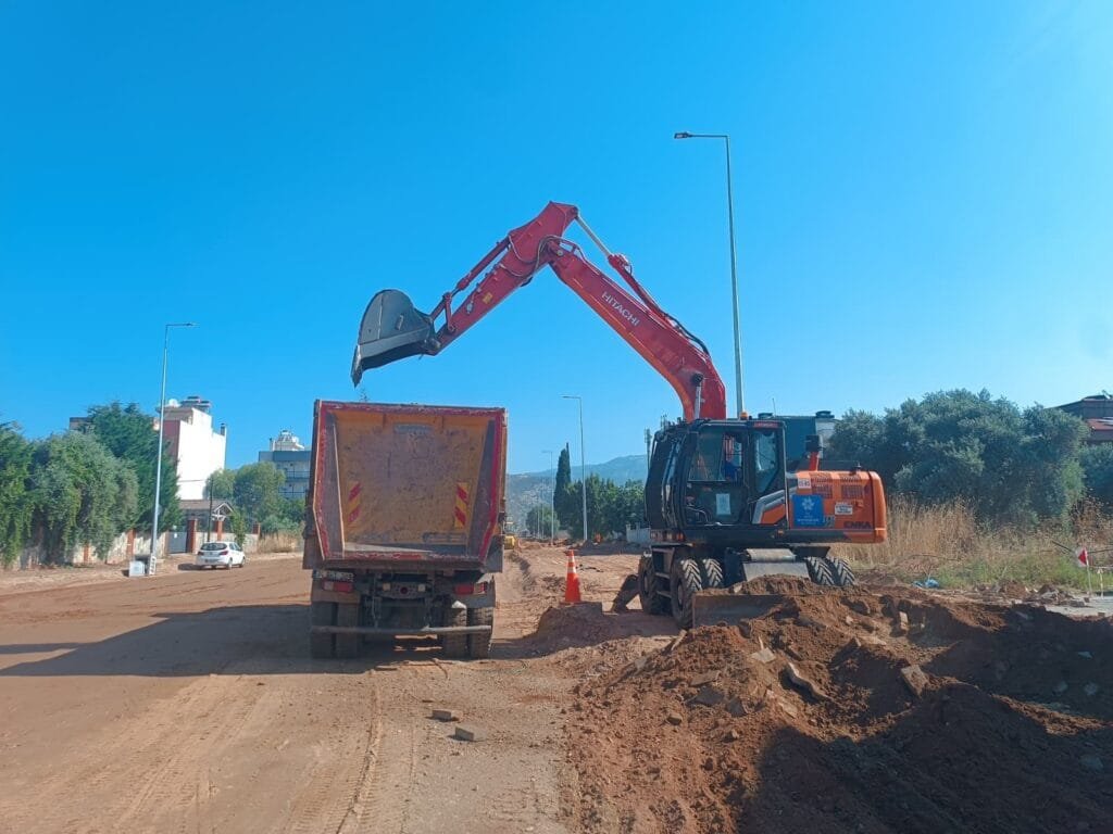 Aydın Büyükşehir Belediyesi kent genelinde yol çalışmalarını sürdürüyor