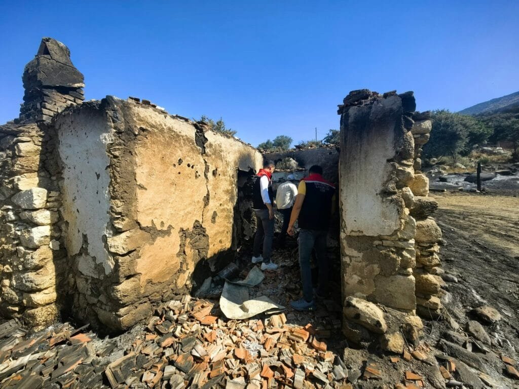Bozdoğan’da yangın sonrası hasar tespiti başladı