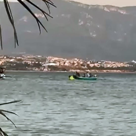 Kuşadası’nda jet ski ters döndü! Sürücü denize düştü