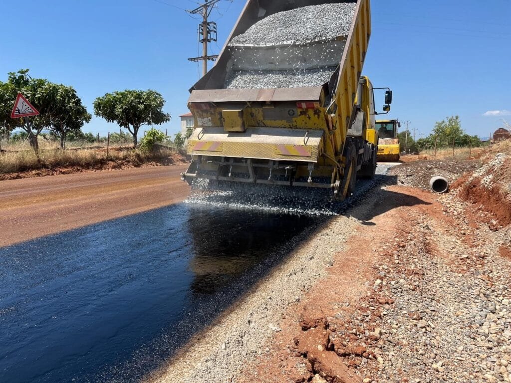 Aydın’da 17 ilçede yol seferberliği! Büyükşehir ekipleri onlarca noktada çalışıyor