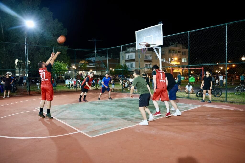 Çine’de basketbol heyecanı başladı! Sporcular sahada kıyasıya mücadele etti