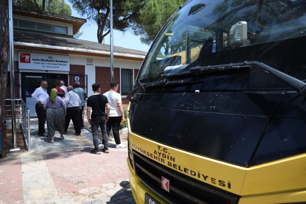 Aydın’da ücretsiz diş tedavisi! Vatandaşlar evlerinden alınıp polikliniklere götürüldü