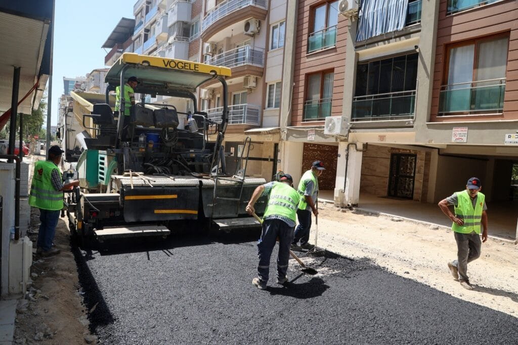 Efeler’de İşlek Cadde Baştan Aşağı Yenileniyor