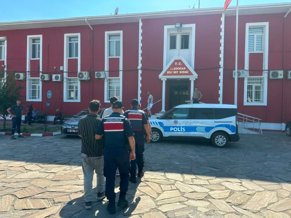 Evden altınları aldılar, kuyumcuda kameraya yakalandılar: Bir şüpheli tutuklandı