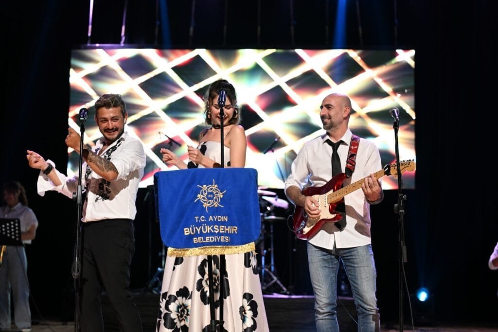 Aydın’da ücretsiz konser maratonu! Ünlü sanatçılar tek tek sahneye çıkacak