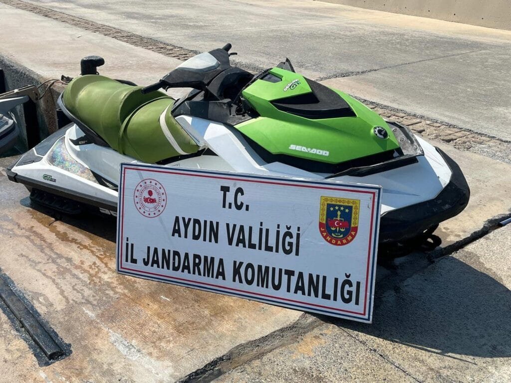 Didim’de jet skiyle göçmen kaçakçılığı! Organizatör denizde yakalandı