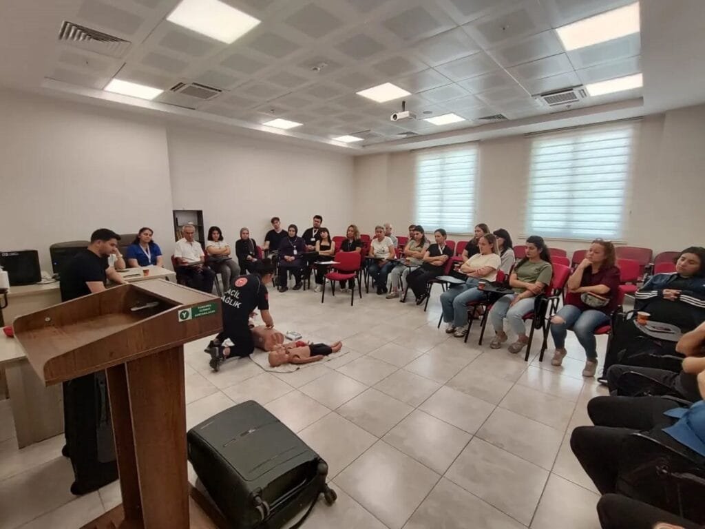 Karacasu Devlet Hastanesi’nde hayat kurtaran eğitim