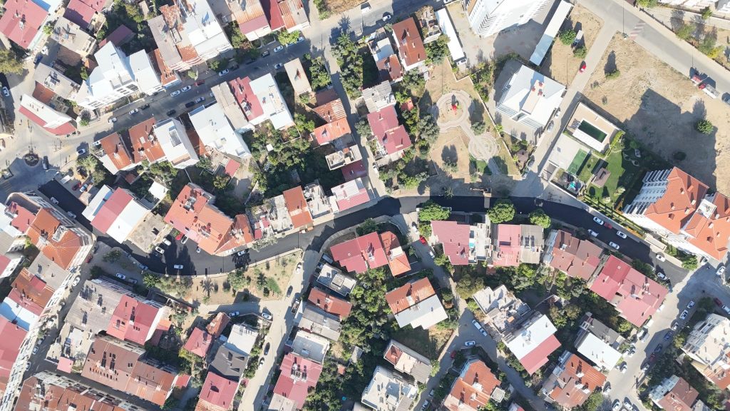 Nazilli’de yıllardır beklenen yollar yenilendi! 3 sokağa sıcak asfalt