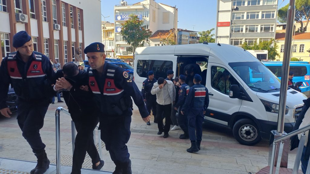 Aydın’da uyuşturucu operasyonu! 60 adrese eş zamanlı baskın, 98 şüpheli adliyede