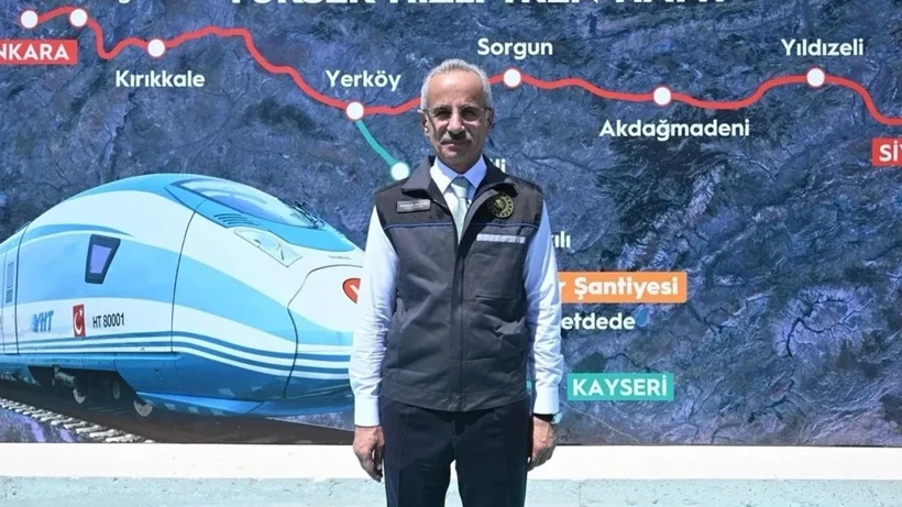 Ankara-Kayseri arası 1 saat 45 dakikaya düşecek! Bakan Uraloğlu son durumu açıkladı
